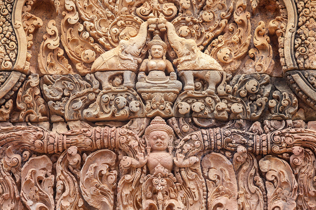 The magnificent carving on the wall of Banteay Srei